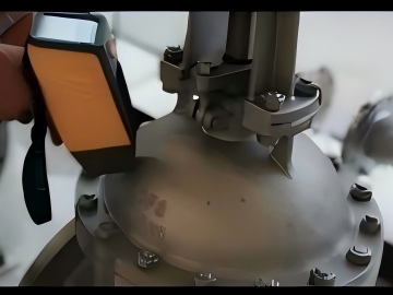 X-MAX II handheld X-ray fluorescence spectrometer thumbnail 4